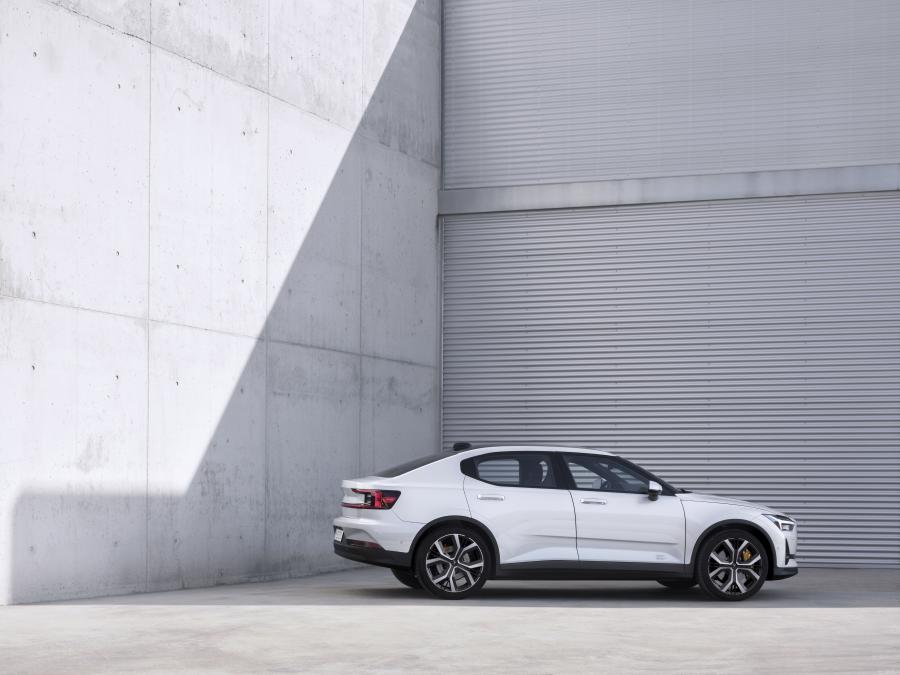  Polestar 2 2019 года  (WW) (фото 16 из 33)